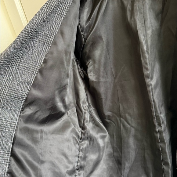 Gray Plaid Women's Blazer - Picture 4 of 5